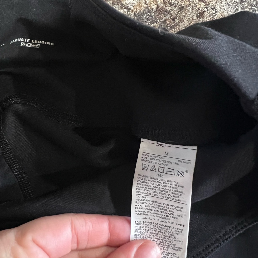 Old Navy Black Elevate Leggings - image 2
